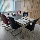 Schlafzimmer (Beispiel, aktuell Büro)