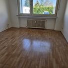 Wohn- und Schlafraum vor Renovierung