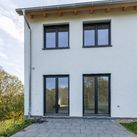 Gartenansicht mit Terrasse